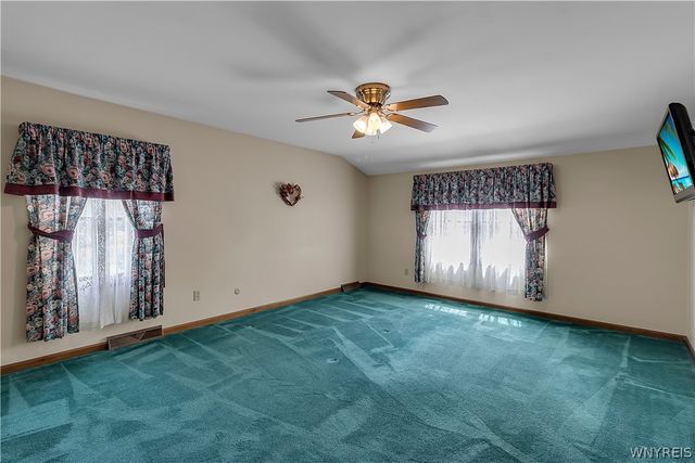 72 October Lane, Amherst, NY 14228