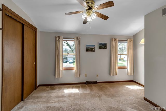 72 October Lane, Amherst, NY 14228