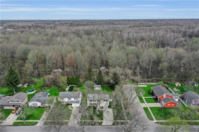 72 October Lane, Amherst, NY 14228