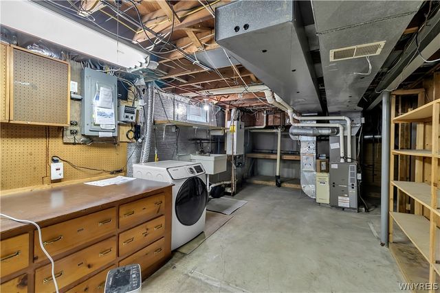 72 October Lane, Amherst, NY 14228