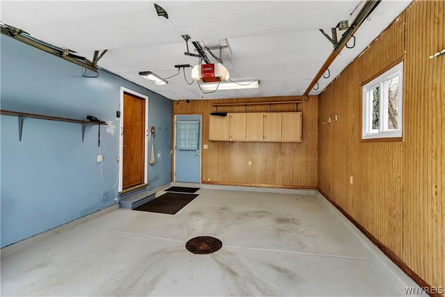 72 October Lane, Amherst, NY 14228