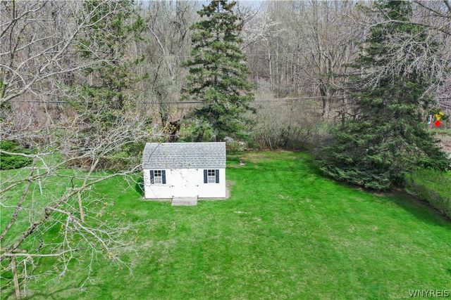 72 October Lane, Amherst, NY 14228