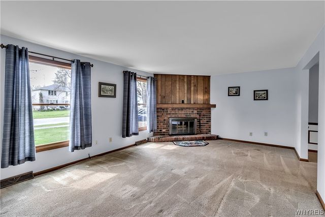 72 October Lane, Amherst, NY 14228