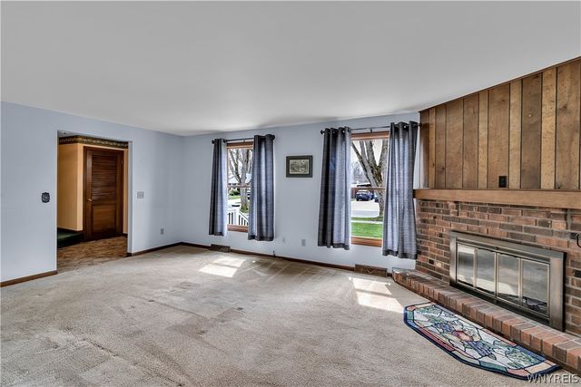 72 October Lane, Amherst, NY 14228