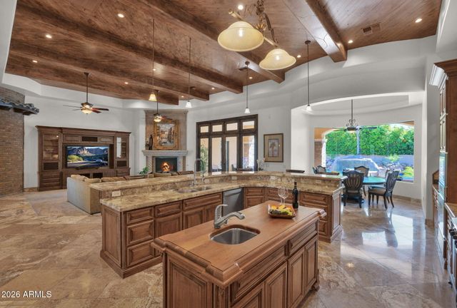 3055 E WATERMAN Way, Gilbert, AZ 85297