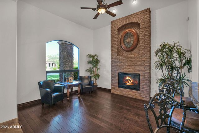 3055 E WATERMAN Way, Gilbert, AZ 85297