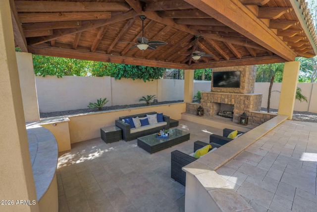 3055 E WATERMAN Way, Gilbert, AZ 85297