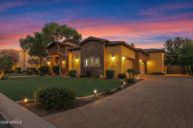 3055 E WATERMAN Way, Gilbert, AZ 85297