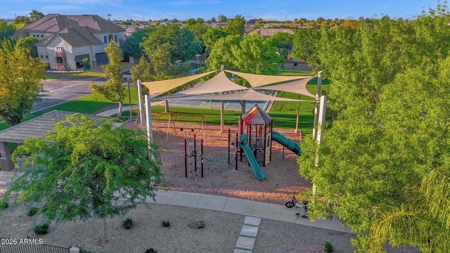 3055 E WATERMAN Way, Gilbert, AZ 85297