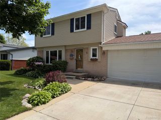 919 Elmsford Drive, Clawson, MI 48017