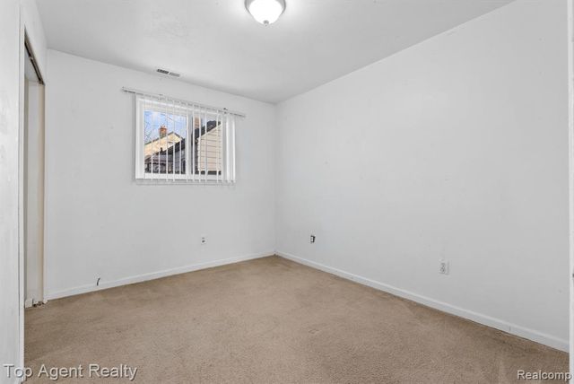 24297 Dale Avenue, Eastpointe, MI 48021