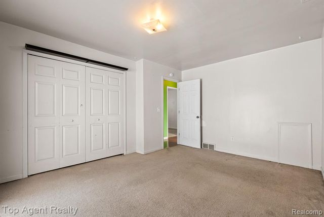 24297 Dale Avenue, Eastpointe, MI 48021