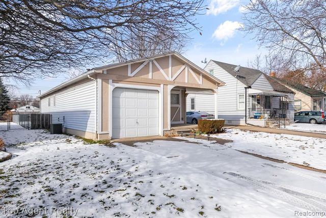 24297 Dale Avenue, Eastpointe, MI 48021