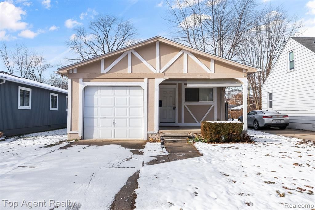 24297 Dale Avenue, Eastpointe, MI 48021