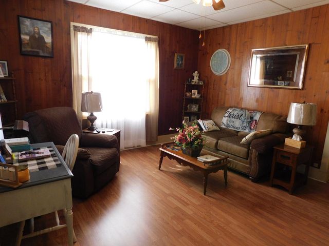 300 N Lincoln Avenue, Monett, MO 65708