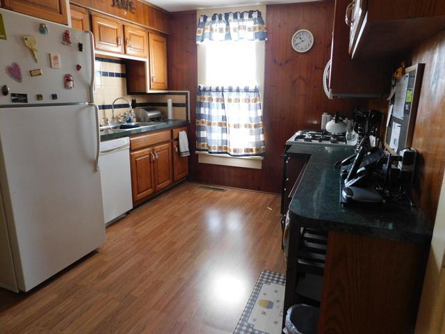 300 N Lincoln Avenue, Monett, MO 65708