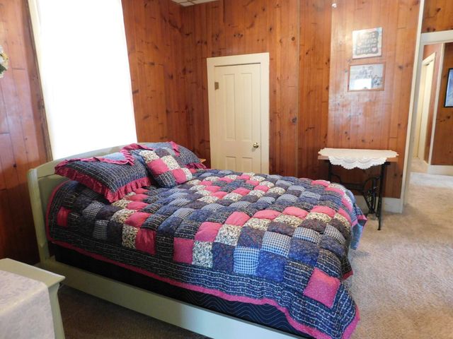 300 N Lincoln Avenue, Monett, MO 65708