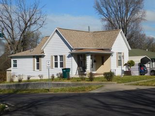 300 N Lincoln Avenue, Monett, MO 65708