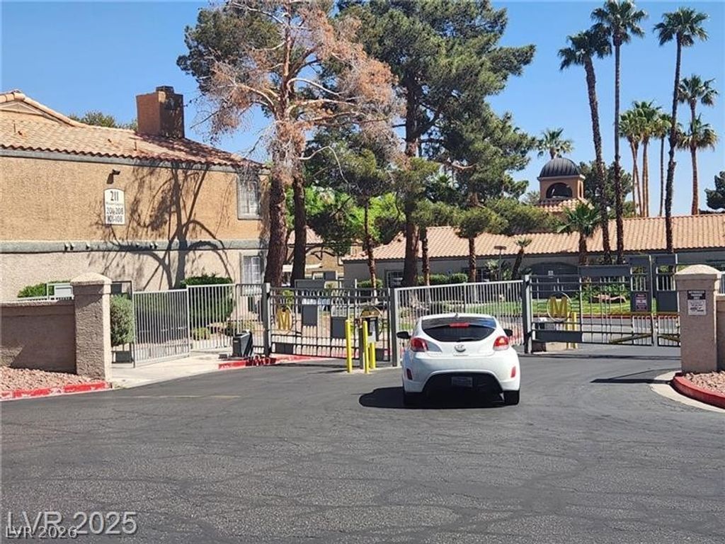 5220 Mission Carmel Lane 104, Las Vegas, NV 89107 — photo 2