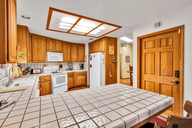 10341 Pinon Avenue, Morongo Valley, CA 92256