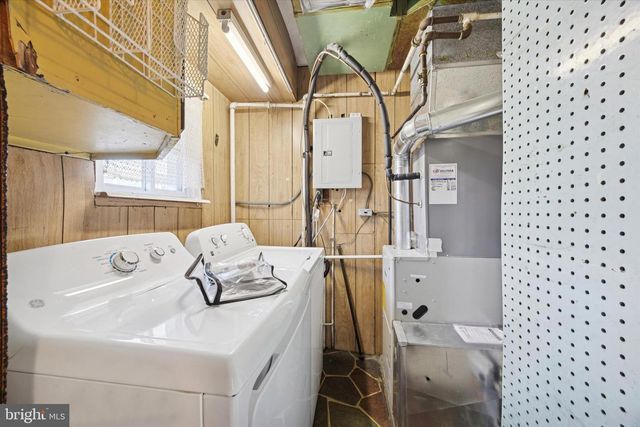 1305 HIGHLAND AVE, Chester, PA 19013