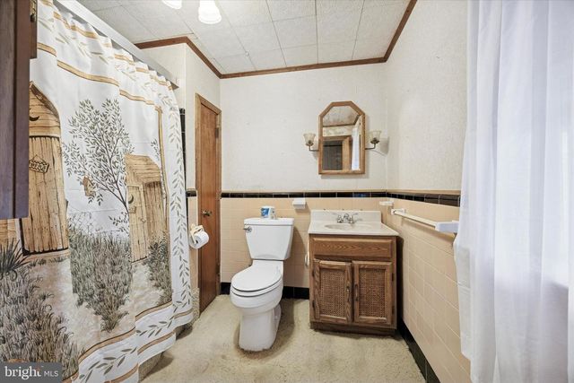 1305 HIGHLAND AVE, Chester, PA 19013