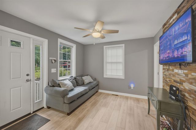 13 Charlestown Place, Derry, NH 03038