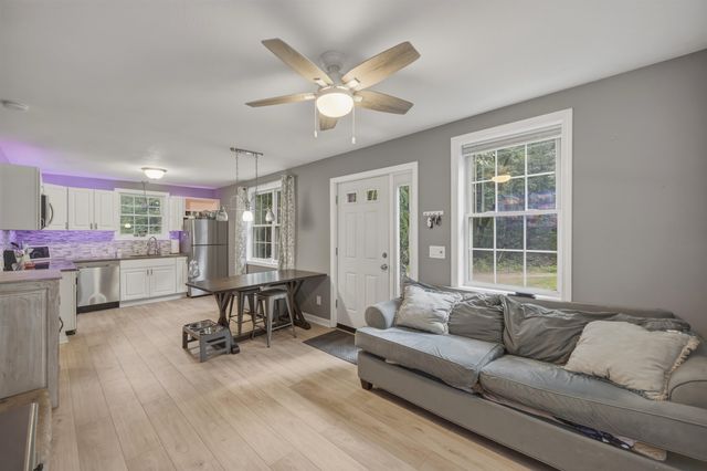13 Charlestown Place, Derry, NH 03038