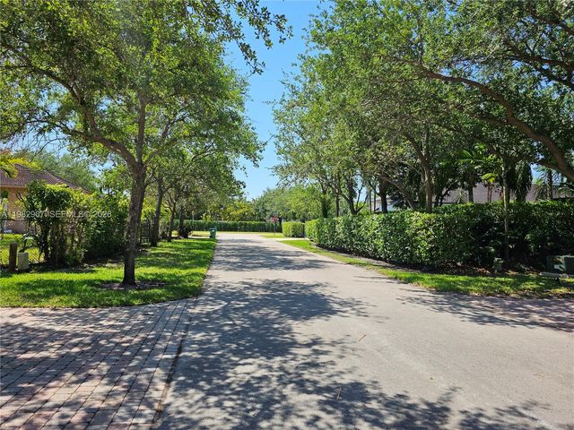 9503 SW 89th Pl 0, Miami, FL 33176