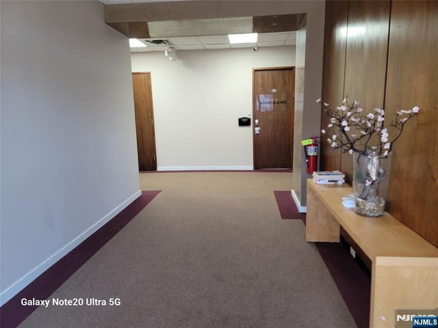 210 Sylvan Avenue B5, Englewood Cliffs, NJ 07632