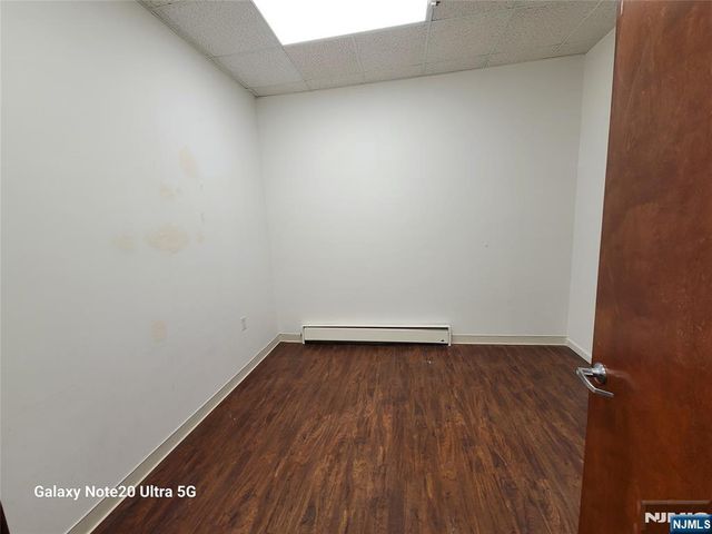210 Sylvan Avenue B5, Englewood Cliffs, NJ 07632