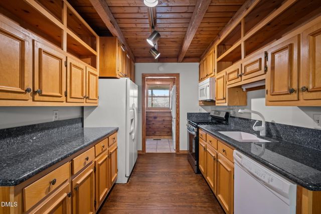 643 Old Stone House Road, Chapel Hill, NC 27516