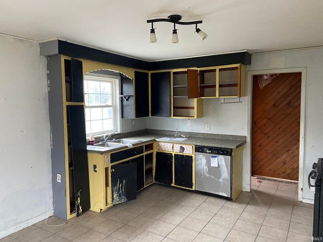 408 W Hobart Street, Ashley, IN 46705