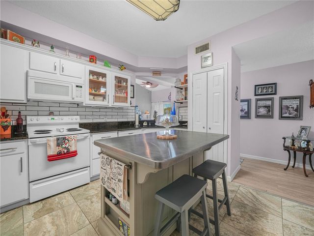 414 EAGLE RIDGE DRIVE 414, Davenport, FL 33837