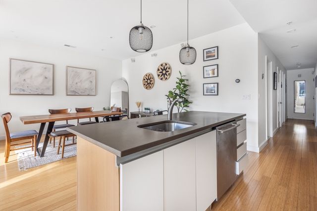 210 Bolton St. 6, Boston, MA 02127