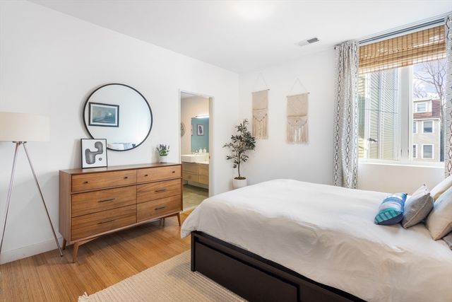 210 Bolton St. 6, Boston, MA 02127
