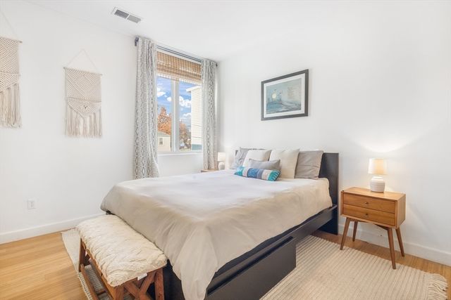 210 Bolton St. 6, Boston, MA 02127