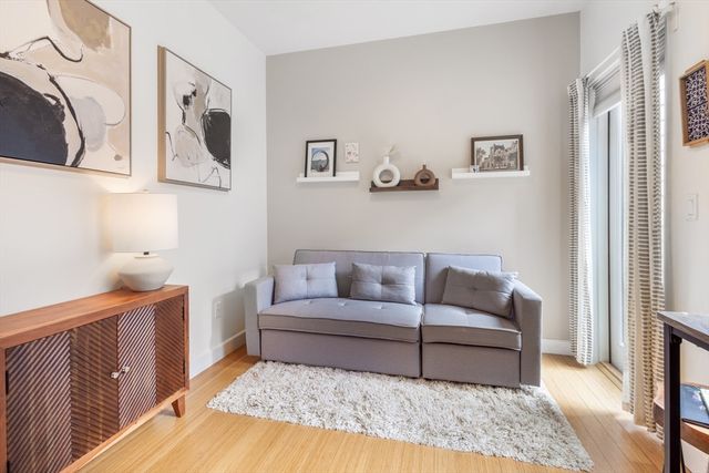 210 Bolton St. 6, Boston, MA 02127