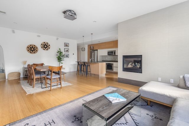 210 Bolton St. 6, Boston, MA 02127
