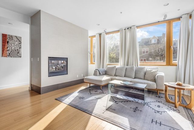 210 Bolton St. 6, Boston, MA 02127