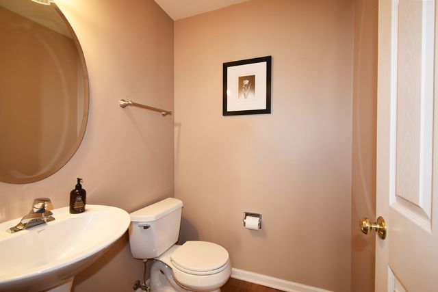 312 Fairmont Court, St. Charles, IL 60175