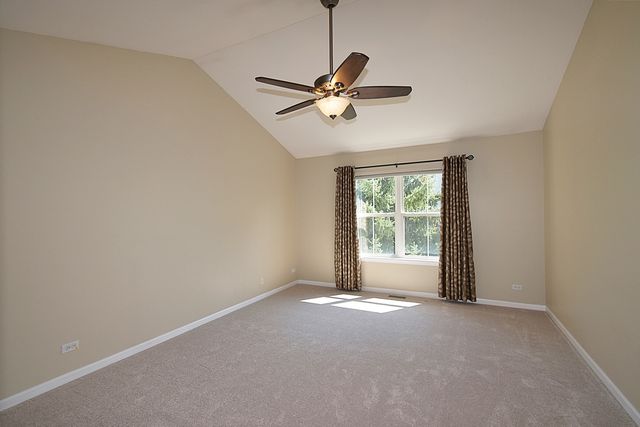 312 Fairmont Court, St. Charles, IL 60175