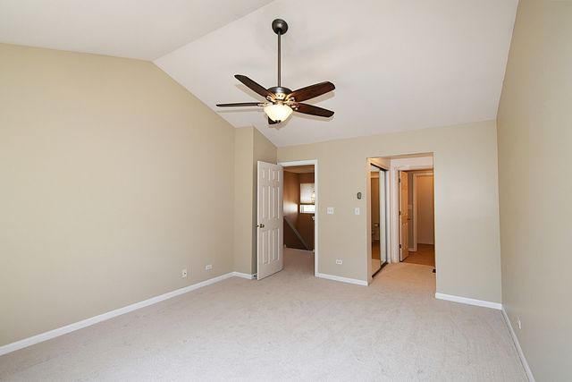 312 Fairmont Court, St. Charles, IL 60175