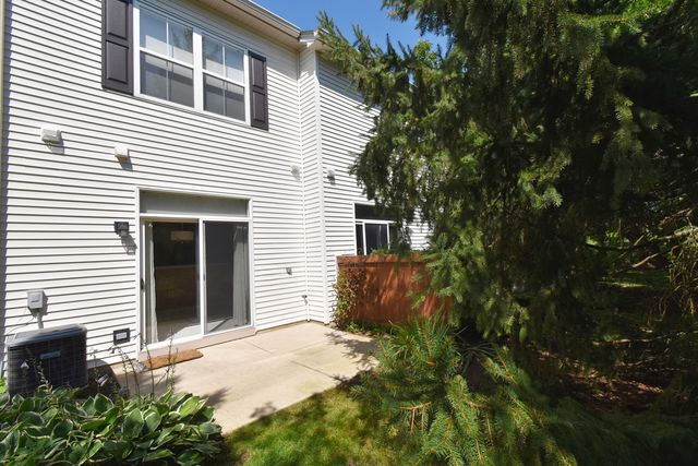 312 Fairmont Court, St. Charles, IL 60175