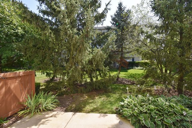 312 Fairmont Court, St. Charles, IL 60175