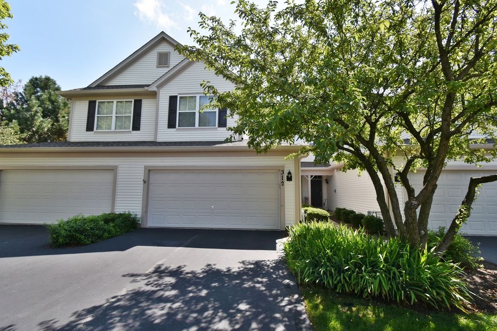312 Fairmont Court, St. Charles, IL 60175