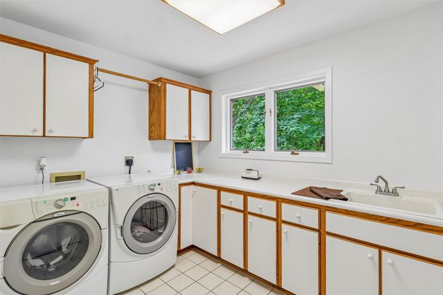 518 SW Nottingham Road, Ankeny, IA 50023