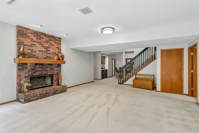 518 SW Nottingham Road, Ankeny, IA 50023