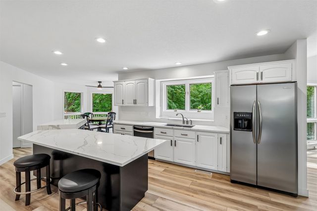 518 SW Nottingham Road, Ankeny, IA 50023