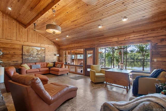 10 Henry Lane, Perryville, AR 72126